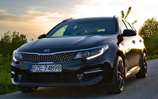 Kia Optima cena 57800 przebieg: 158000, rok produkcji 2016 z Błażowa małe 742